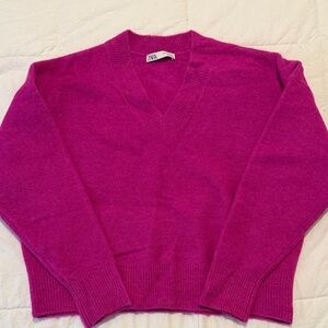 Zara Women's Fuchsia V-Neck Sweater
